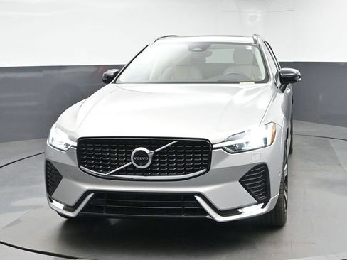 Used 2024 Volvo XC60 B5 Ultimate w/ Climate Package AWD/4WD image 3