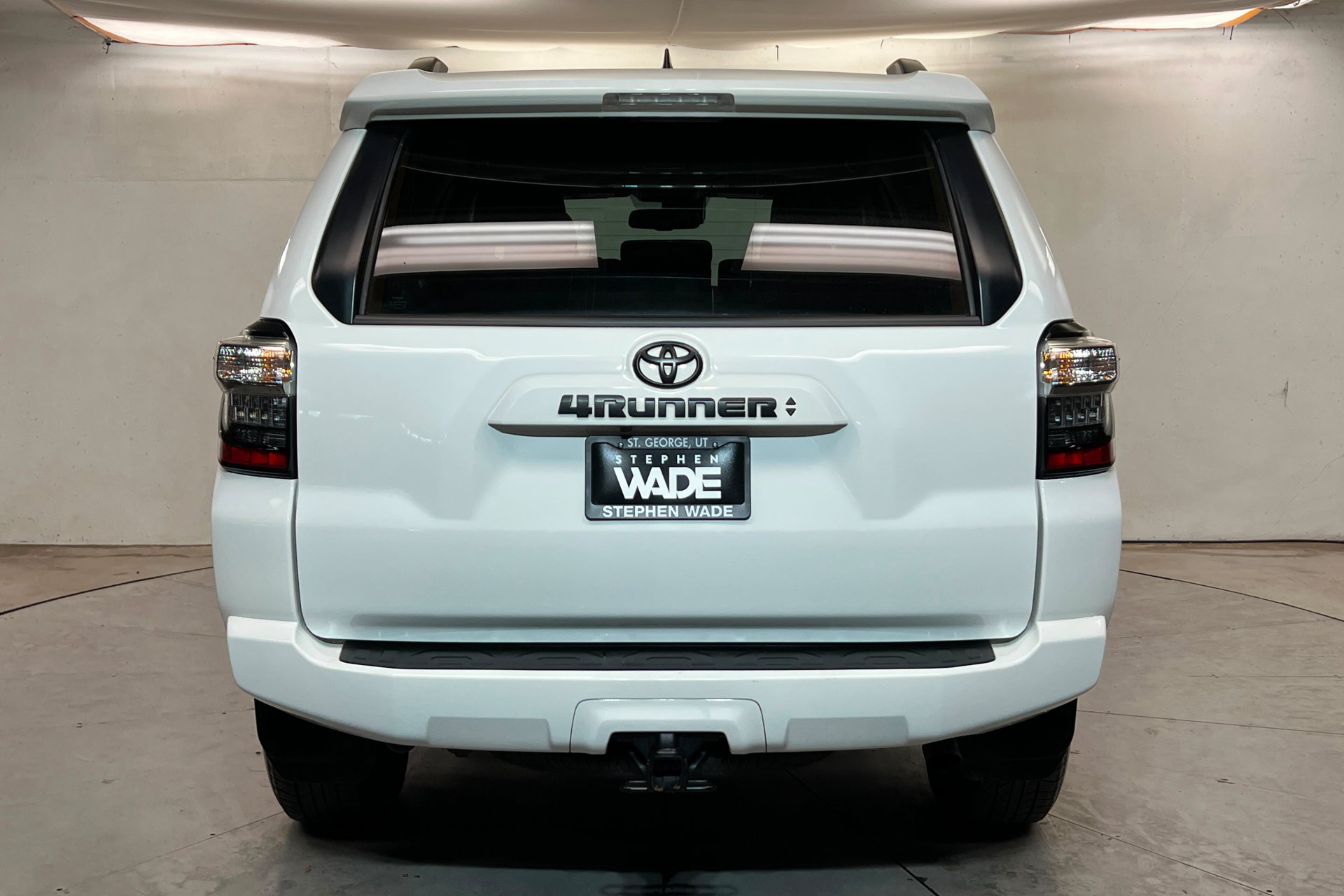 Used 2024 Toyota 4Runner SR5 Premium w/ Moonroof Package AWD/4WD image 4