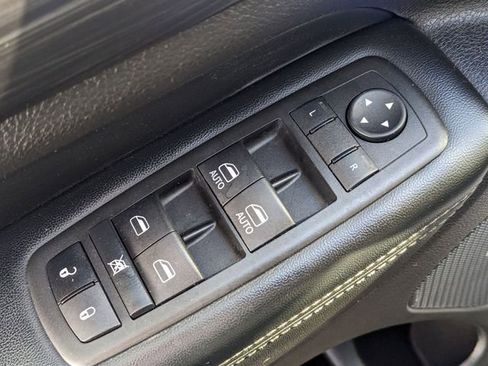 Certified 2022 Jeep Grand Cherokee Laredo X image 21