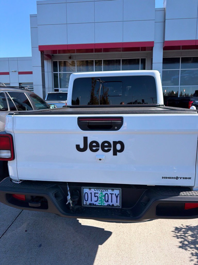 Used 2025 Jeep Gladiator Sport AWD/4WD image 5
