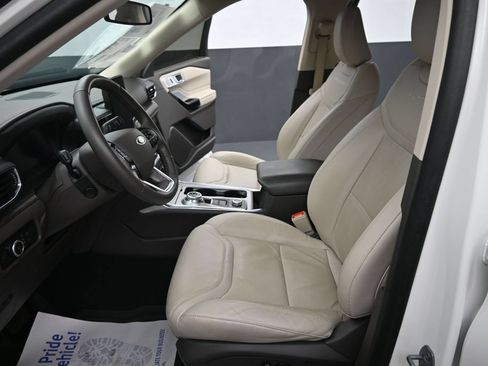 Used 2023 Ford Explorer Platinum w/ Technology Package AWD/4WD image 20