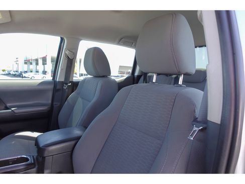 Used 2018 Toyota Tacoma SR w/ SR Convenience Package RWD image 10