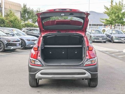 Used 2023 Hyundai Kona SEL image 7