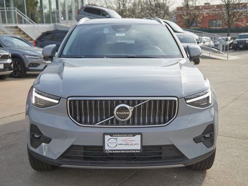 New 2025 Volvo XC40 B5 Plus w/ Climate Package image 5