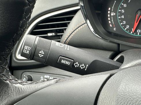 Certified 2022 Chevrolet Trax LT w/ LT Convenience Package image 24