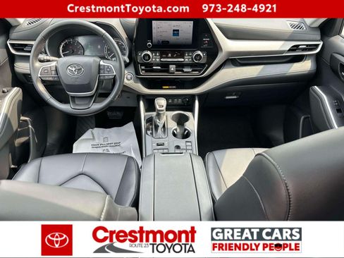 Certified 2026 Toyota Highlander XLE AWD/4WD image 11