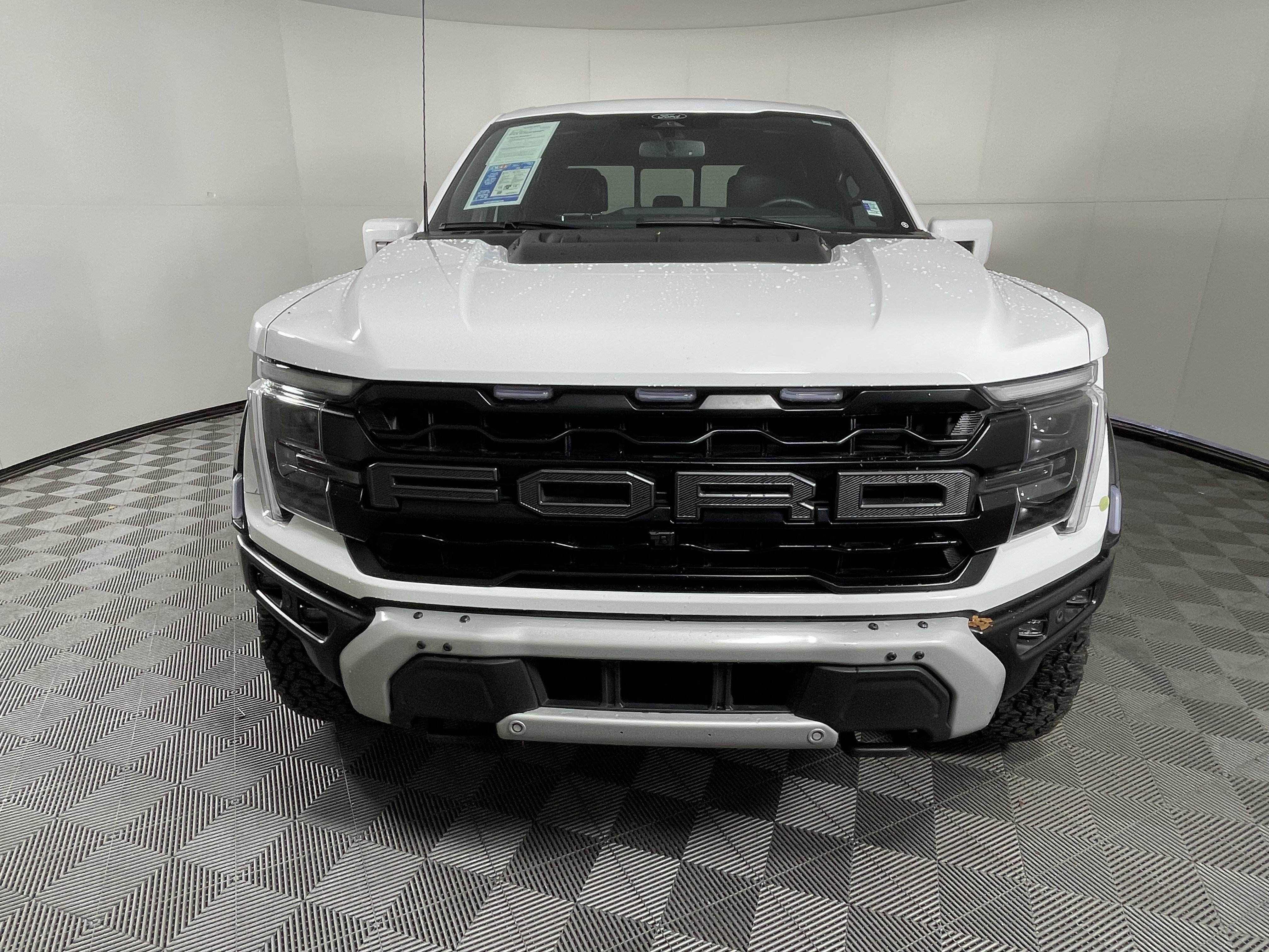 Used 2025 Ford F150 Raptor AWD/4WD image 8