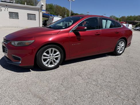 Used 2016 Chevrolet Malibu LT w/ Leather Package image 3