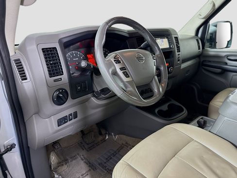 Used 2018 Nissan NV 3500 SL image 22