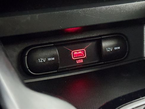 Used 2022 Kia Soul LX w/ Technology Package FWD image 25