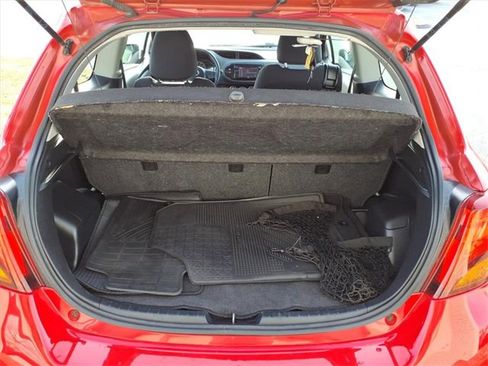 Used 2015 Toyota Yaris L image 14