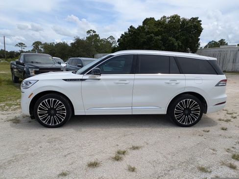 Used 2023 Lincoln Aviator Black Label w/ Class IV Trailer Tow Package image 7