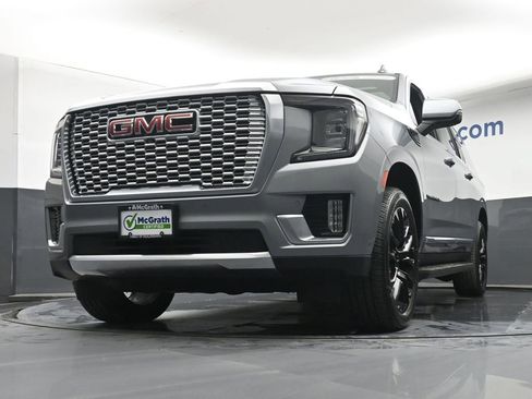 Used 2023 GMC Yukon XL Denali w/ Advanced Technology Package AWD/4WD image 7