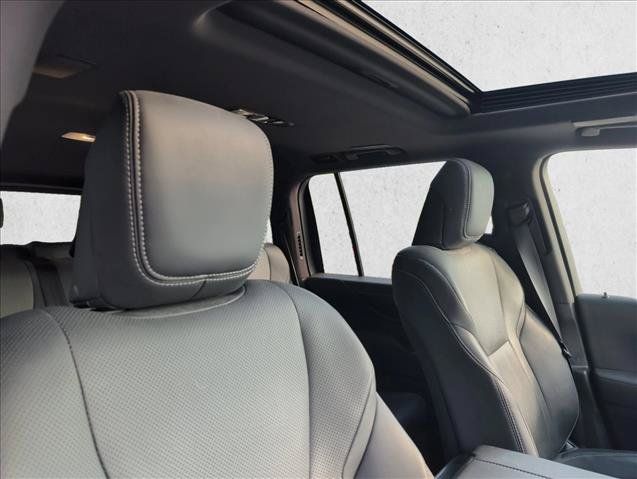 Used 2022 Lexus LX 600 4WD w/ Appearance Package image 27