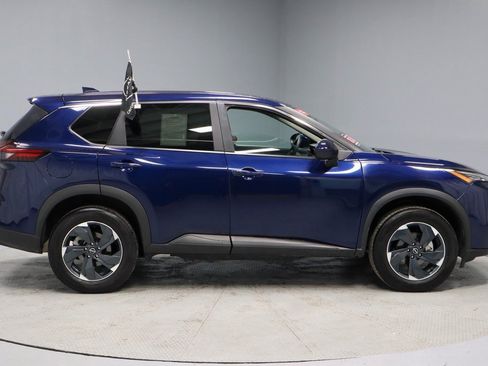 Certified 2024 Nissan Rogue SV image 7