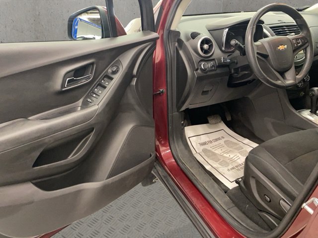 Used 2016 Chevrolet Trax LS AWD/4WD image 18