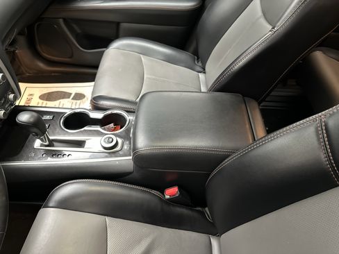 Used 2020 Nissan Pathfinder SL image 44