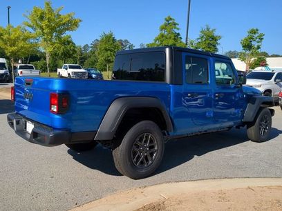 New 2025 Jeep Gladiator Sport