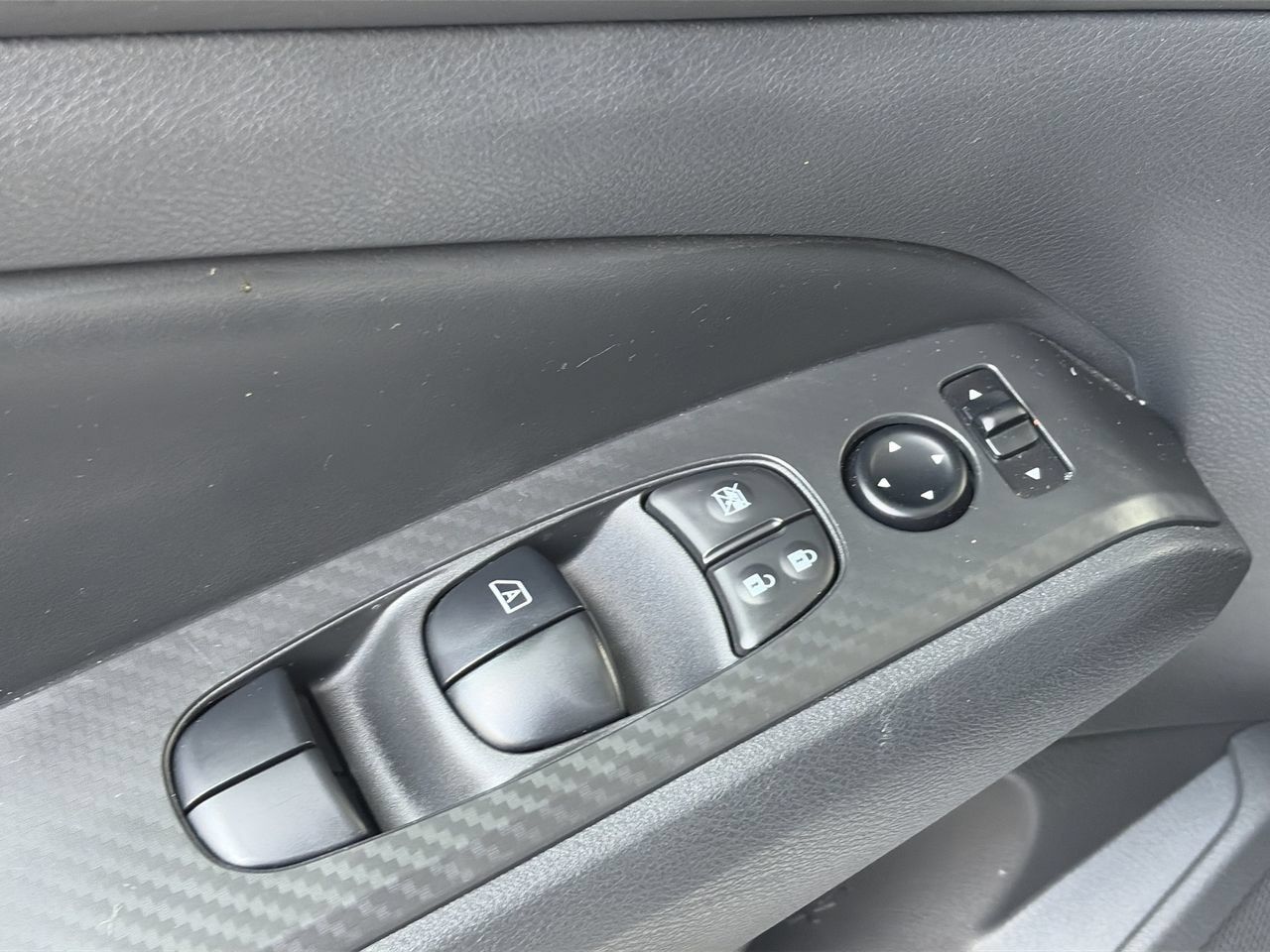 Used 2024 Nissan Altima 2.5 SV w/ SV Premium Package AWD/4WD image 19