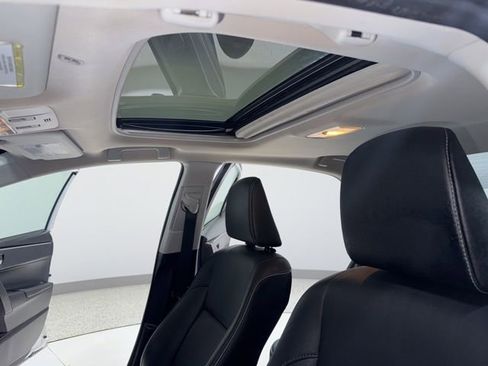 Used 2017 Toyota Corolla XLE image 2