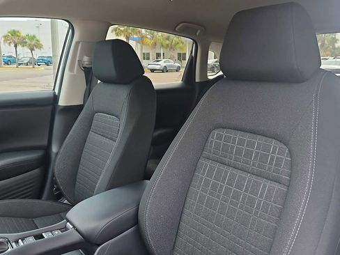 Certified 2026 Honda HR-V LX image 13