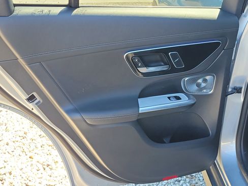 Used 2023 Mercedes-Benz GLC 300 4MATIC image 15