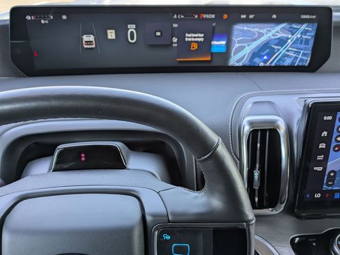 Certified 2025 Ford Expedition Max Platinum image 34