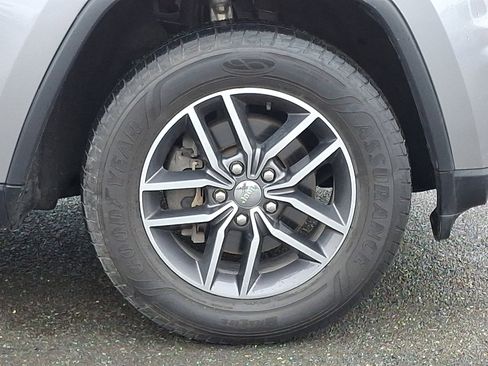 Used 2018 Jeep Grand Cherokee Limited w/ Trailer Tow Group IV image 8