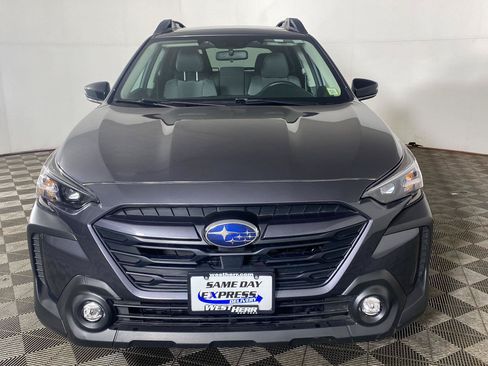 Used 2025 Subaru Outback Premium AWD/4WD image 11