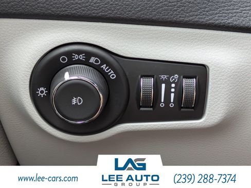 Used 2019 Jeep Compass Latitude w/ Popular Equipment Group FWD image 20