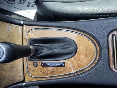 Used 2008 Mercedes-Benz E 350 Sedan image 37