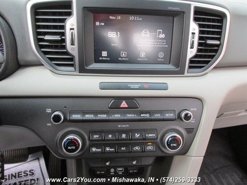 Used 2018 Kia Sportage LX w/ LX Technology Package image 28