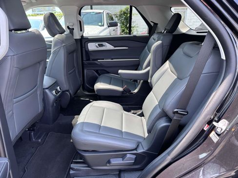 Used 2026 Ford Explorer Active w/ Active Comfort Package AWD/4WD image 14