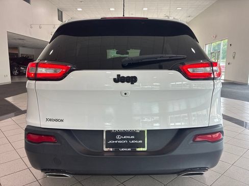 Used 2016 Jeep Cherokee High Altitude FWD image 10