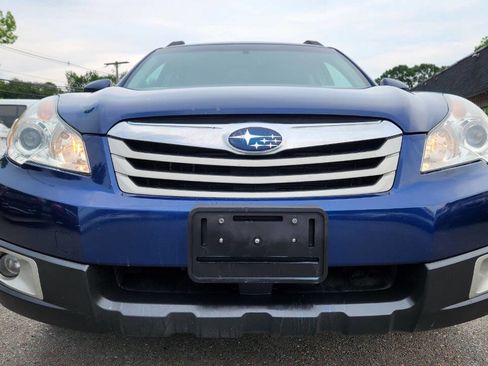 Used 2011 Subaru Outback 2.5i Premium image 4