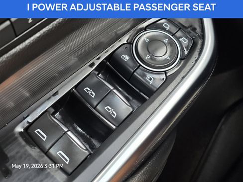 Used 2025 Cadillac XT4 Premium Luxury FWD image 30