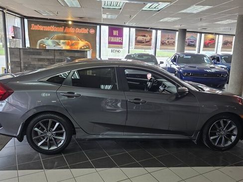 Used 2019 Honda Civic EX image 5