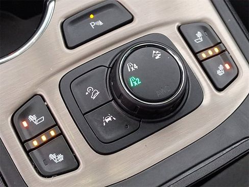 Used 2023 GMC Terrain Denali image 26