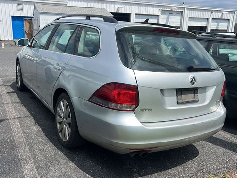 Used 2013 Volkswagen Jetta SE FWD image 2