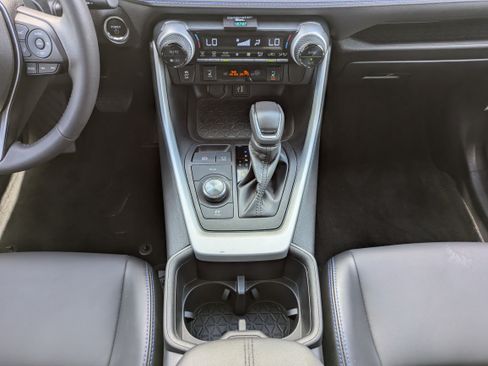 Used 2023 Toyota RAV4 XSE AWD/4WD image 19