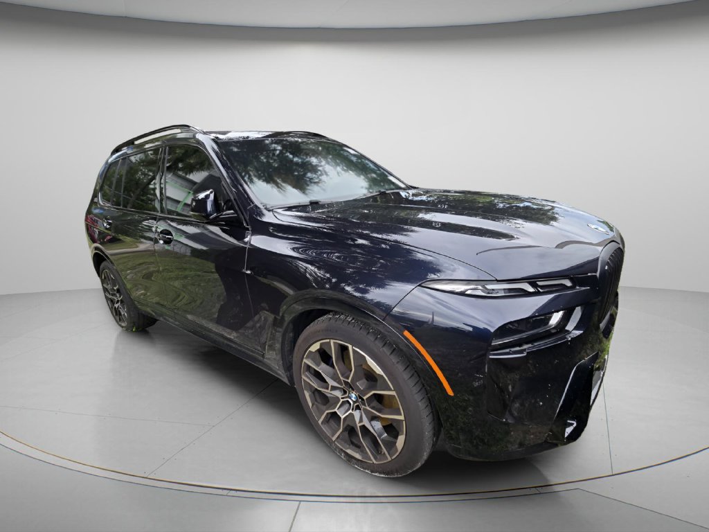 Used 2023 BMW X7 xDrive40i w/ M Sport Package AWD/4WD image 4