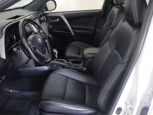 Used 2018 Toyota RAV4 SE w/ Power Extra Value Package AWD/4WD image 8