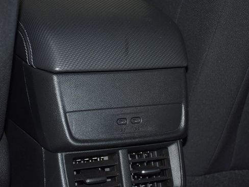 Used 2025 Chevrolet Equinox LT FWD image 23