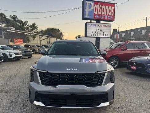 Used 2024 Kia Sorento S image 3