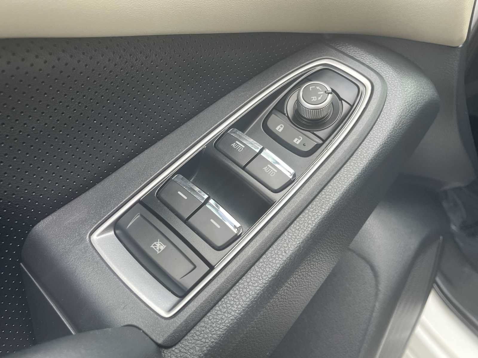 Used 2019 Subaru Ascent Limited w/ Popular Package #3 AWD/4WD image 12