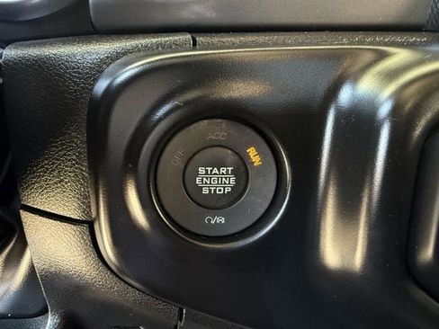 Used 2022 Jeep Gladiator Sport AWD/4WD image 24