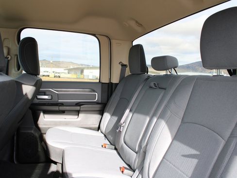 Used 2019 RAM 2500 Big Horn image 17