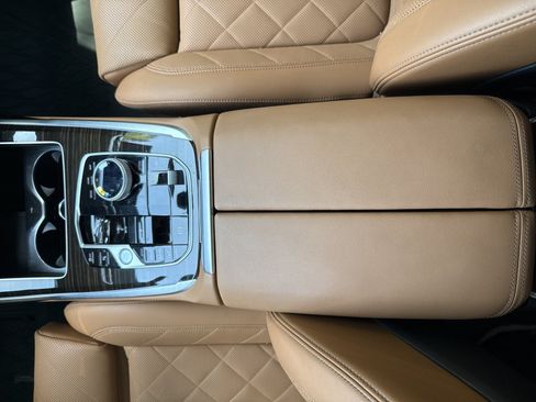 Used 2024 BMW X7 xDrive40i w/ Premium Package AWD/4WD image 37