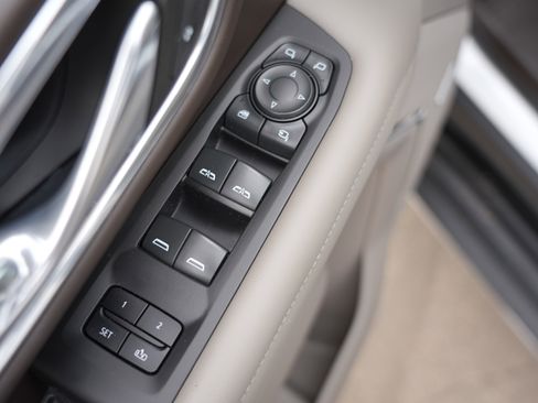 Used 2022 Chevrolet Tahoe LT image 20