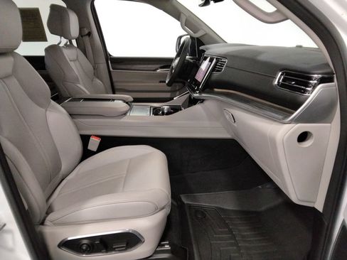 Used 2023 Jeep Wagoneer Series II w/ Premium Group I image 50